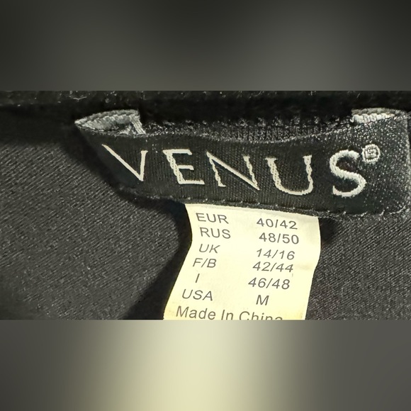 NWOT Venus Black Long Sleeve with Geometric Pattern Flounce Skirt Dress. Size M. - Picture 3 of 3